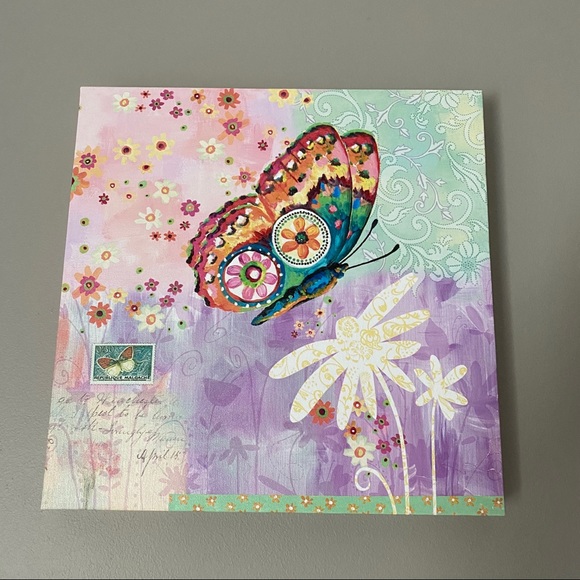 Set of 4 Oopsy Daisy butterfly canvases - Picture 5 of 8